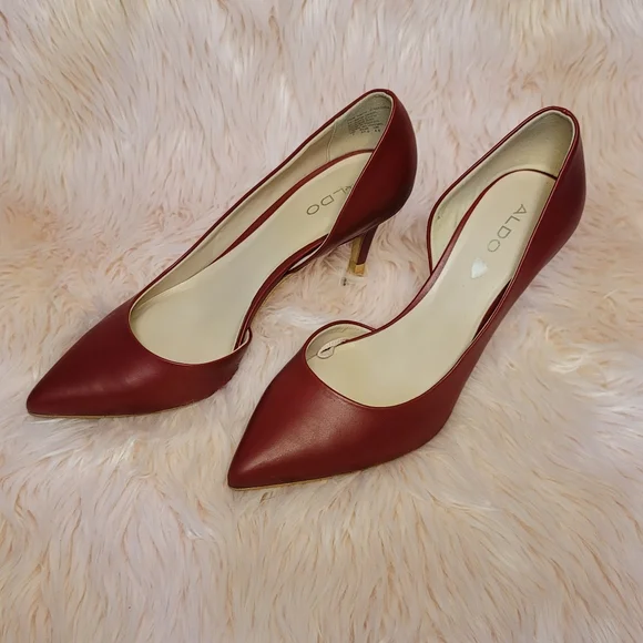 Gently used like new Aldo Cadussa Pumps - Picture 2 of 7